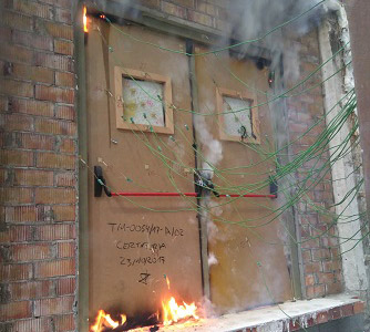 Puerta de madera EI45 de dos hojas